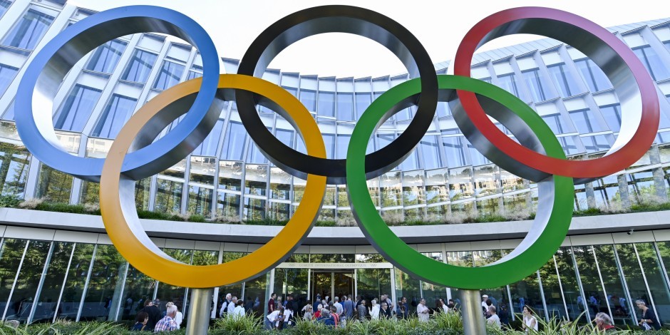 Large sculpture of the Olympic rings