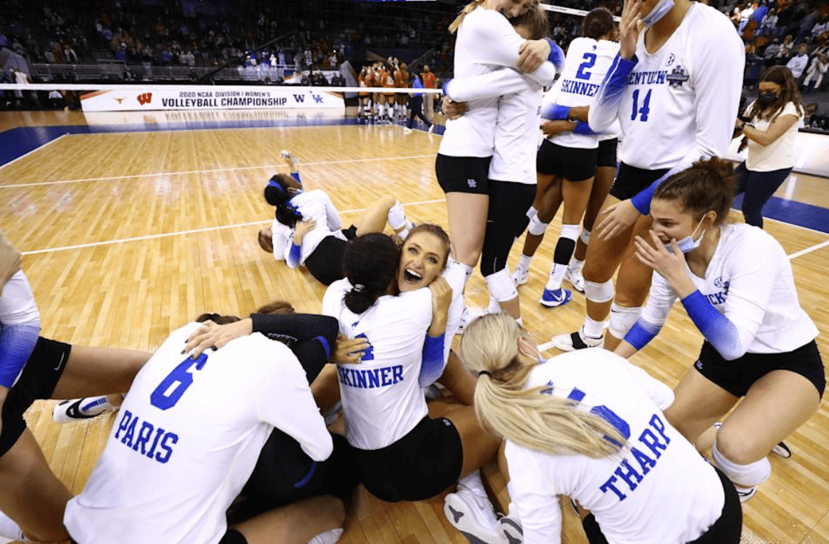 Kentucky celebrates winning against Texas during the Division I Women's Volleyball Championship
